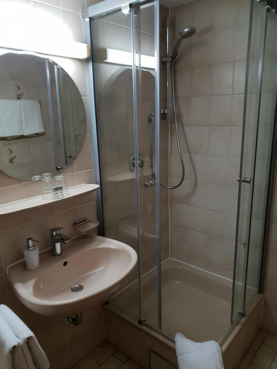 Landgasthof Bock Hotel Гаутинг Екстериор снимка